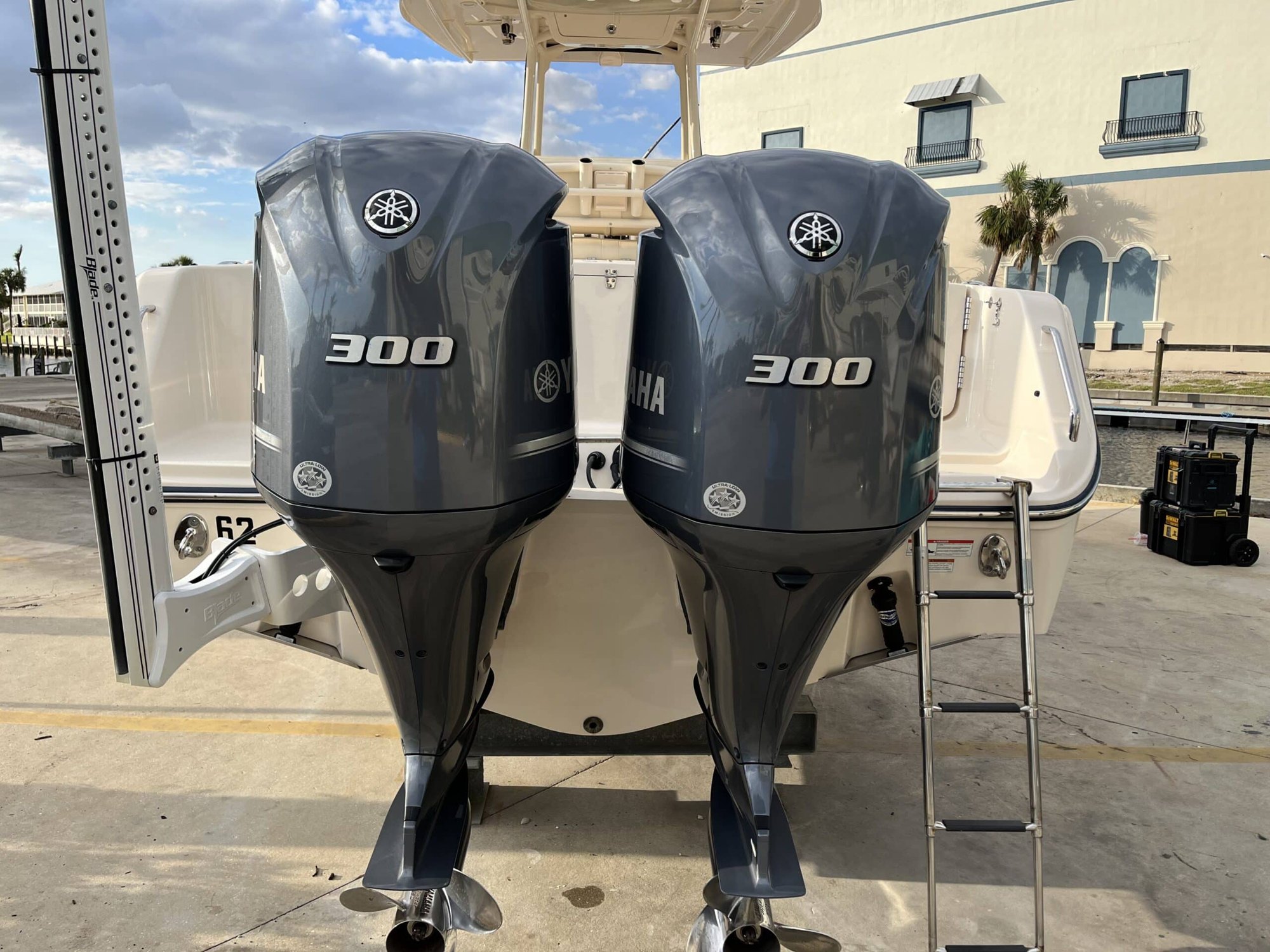 Twin Yamaha 300 outboards